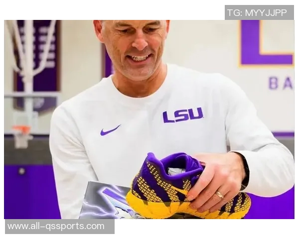 黑蓝配色酷不酷杜克大学球员上脚球队专属KD18PE!