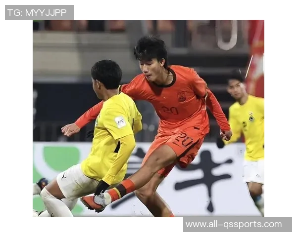 泰国U23球员詹森因飞踹被停赛两场将缺席与国足的较量